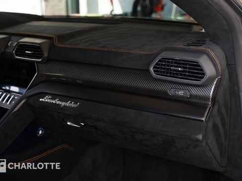 Used 2023 Lamborghini Urus Performante AWD/4WD image 33