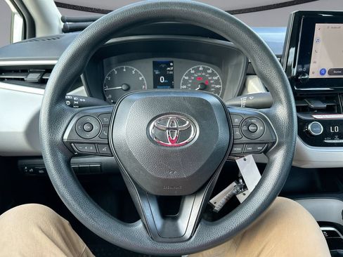 Used 2025 Toyota Corolla LE FWD image 14