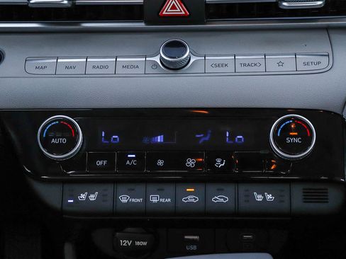 Used 2025 Hyundai Elantra Limited FWD image 20
