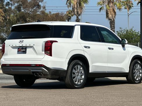 Used 2023 Hyundai Palisade SE image 4