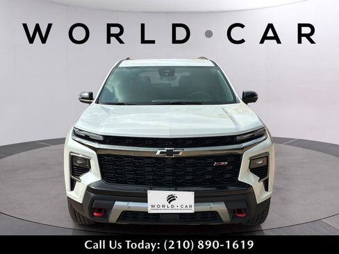 Used 2024 Chevrolet Traverse Z71 w/ Enhanced Driving Package AWD/4WD image 9