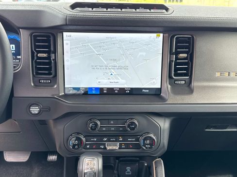 New 2025 Ford Bronco Badlands image 11