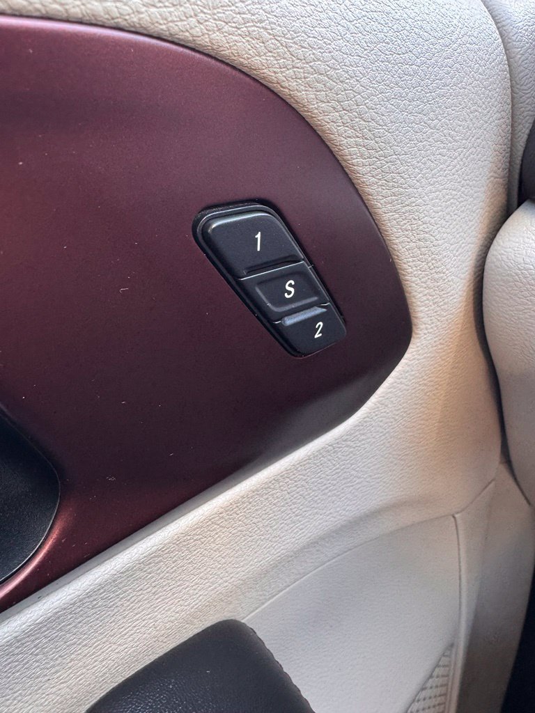 Used 2019 Chrysler Pacifica Limited FWD image 25