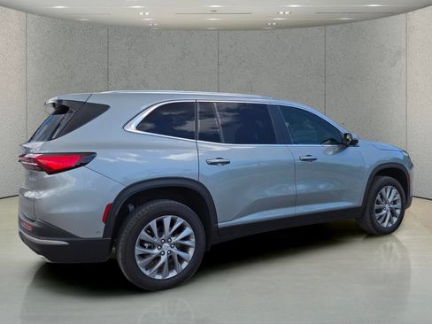 Used 2025 Buick Enclave Preferred w/ Super Cruise Package FWD image 4