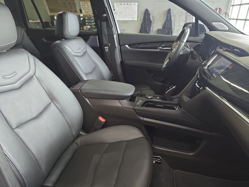 Used 2023 Cadillac XT6 Premium Luxury AWD/4WD image 10