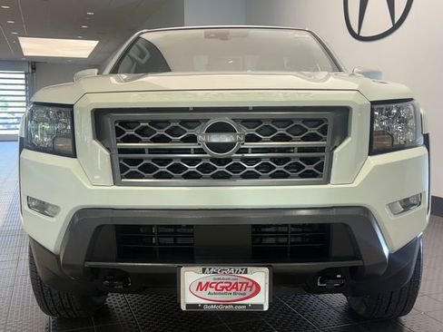 Used 2023 Nissan Frontier SV w/ SV Convenience Package AWD/4WD image 2