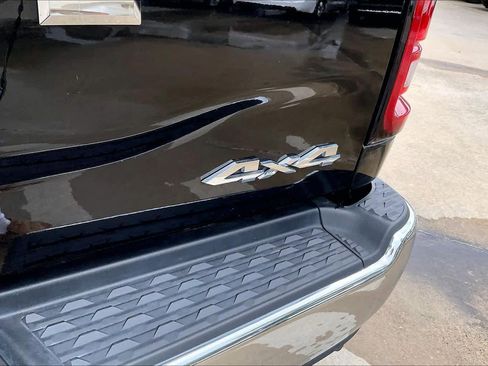 Certified 2025 RAM 2500 Big Horn AWD/4WD image 10