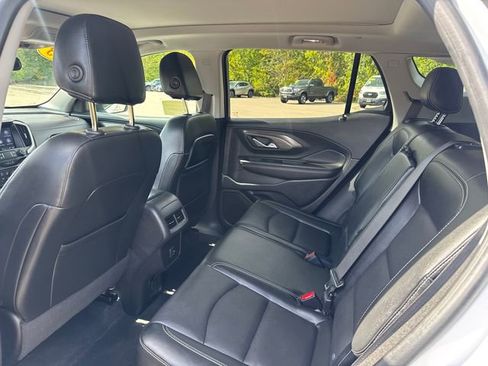 Used 2023 GMC Terrain SLT w/ Infotainment Package II image 20
