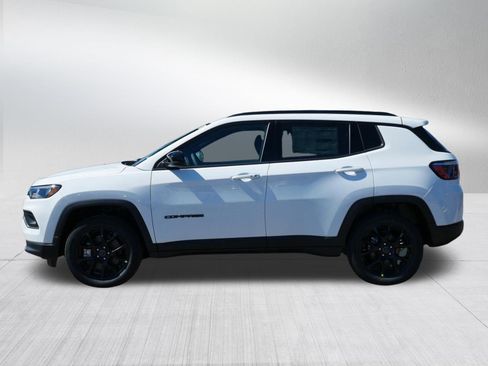 New 2026 Jeep Compass Latitude w/ Sun and Sound Group AWD/4WD image 4