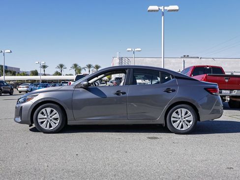 Used 2024 Nissan Sentra S image 7