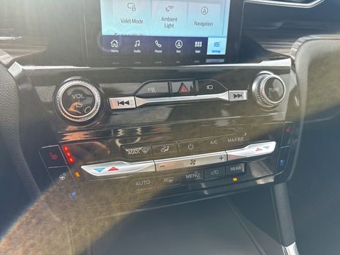 Used 2022 Ford Explorer Limited w/ Limited Technology Package image 32