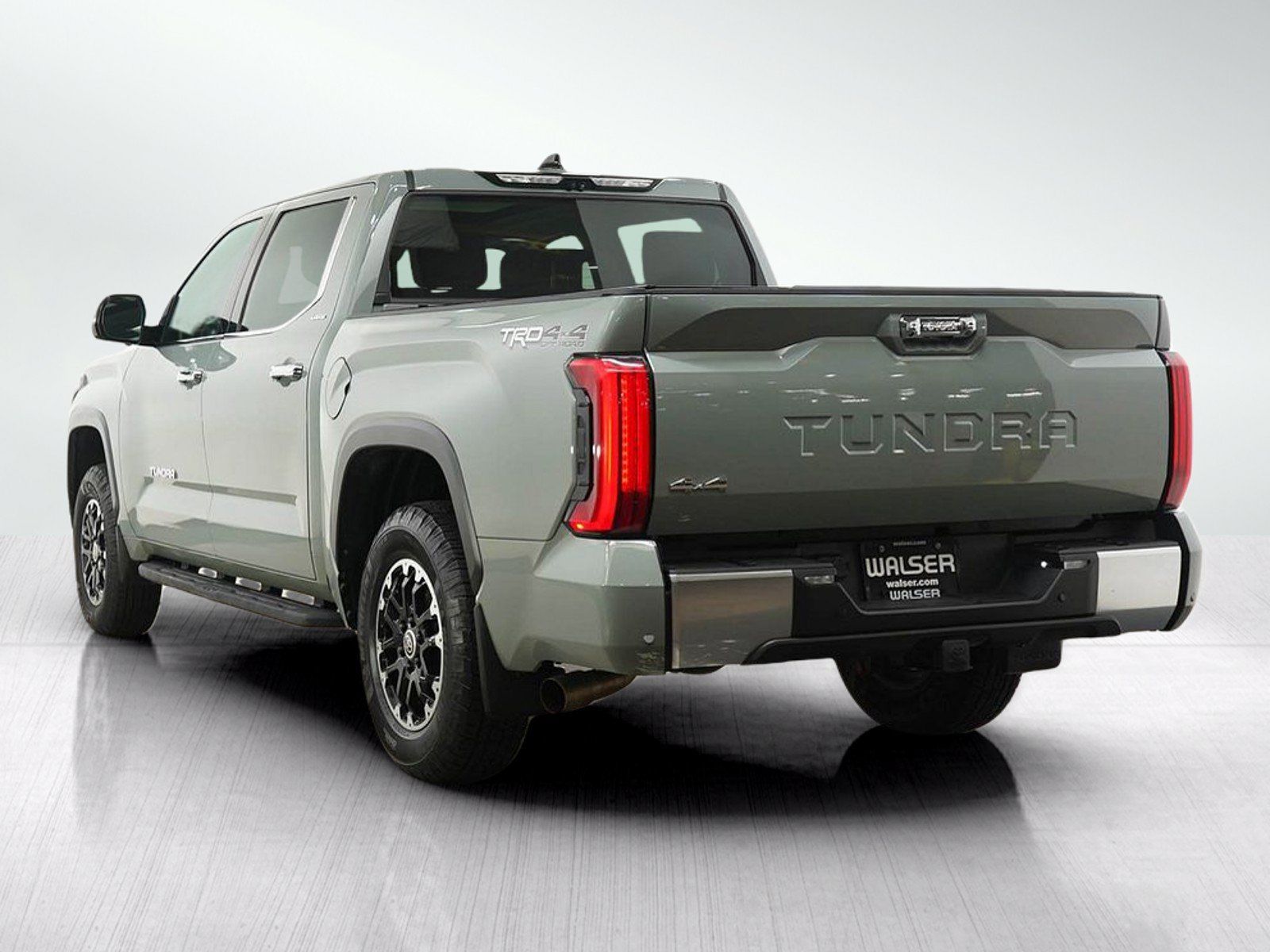 Used 2022 Toyota Tundra Limited AWD/4WD image 3