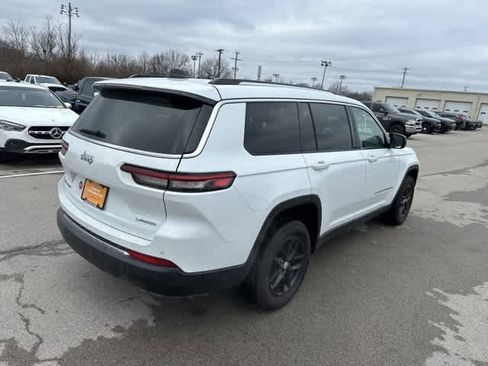 Used 2022 Jeep Grand Cherokee L Laredo w/ Luxury Tech Group I image 21