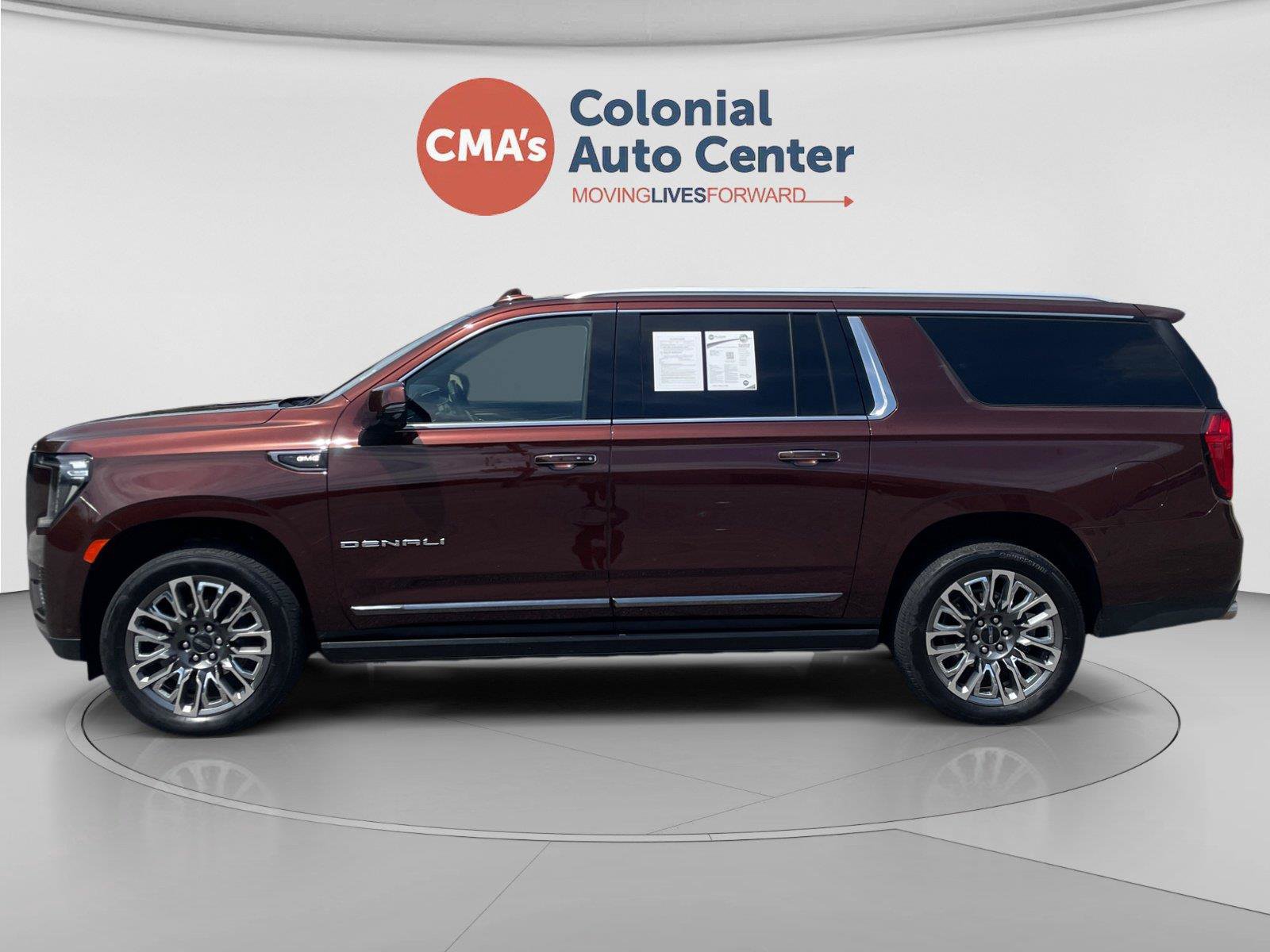 Used 2023 GMC Yukon XL Denali Ultimate AWD/4WD image 2