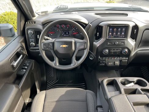 Used 2024 Chevrolet Silverado 2500 Custom w/ Custom Value Package image 2