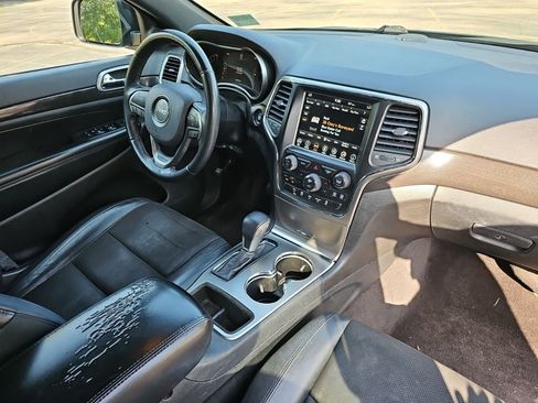 Used 2018 Jeep Grand Cherokee Altitude AWD/4WD image 13
