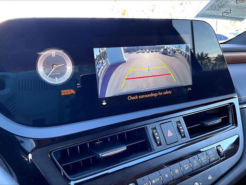 Used 2025 Lexus ES 350 w/ Premium Package image 25