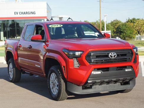 Used 2024 Toyota Tacoma SR5 image 2