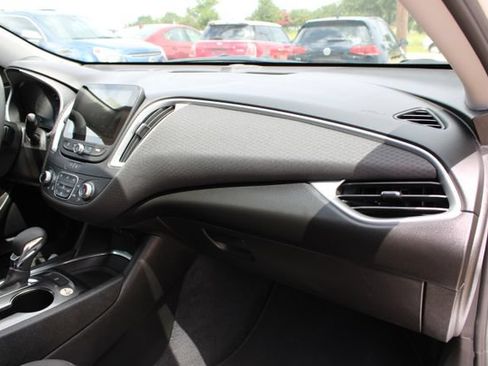 Used 2023 Chevrolet Malibu LT FWD image 41