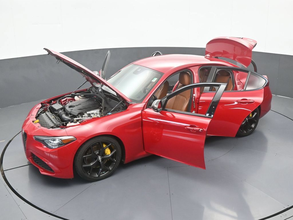 Used 2020 Alfa Romeo Giulia w/ Nero Edizione RWD image 60