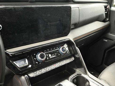 Used 2023 GMC Sierra 1500 AT4 w/ AT4 Premium Package AWD/4WD image 16