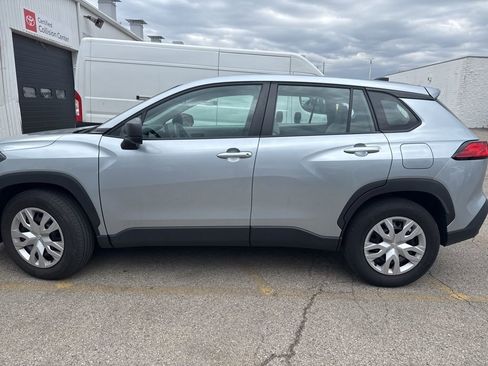 Used 2023 Toyota Corolla Cross L image 3
