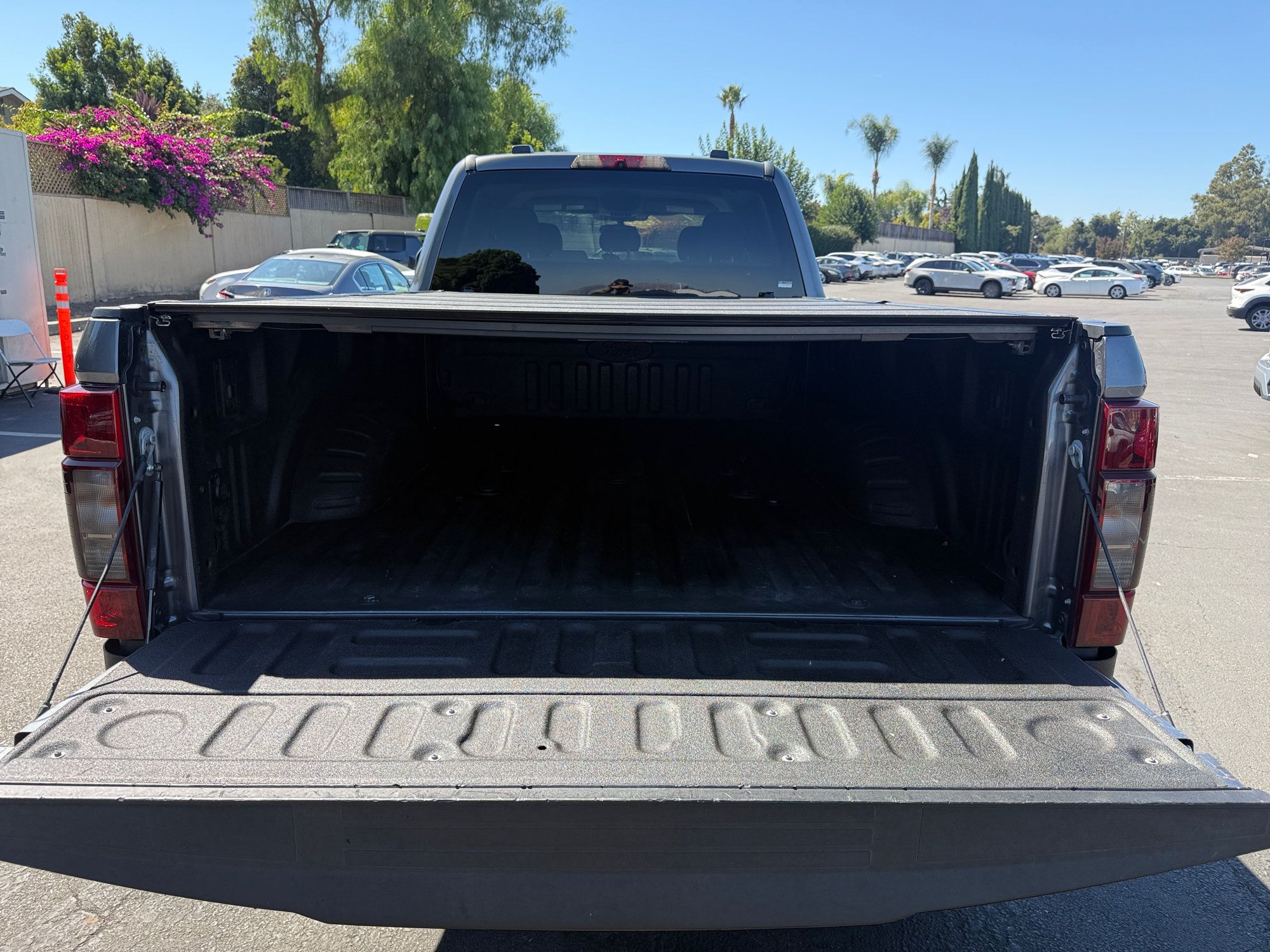 Certified 2021 Ford F250 XLT w/ XLT Premium Package AWD/4WD image 17