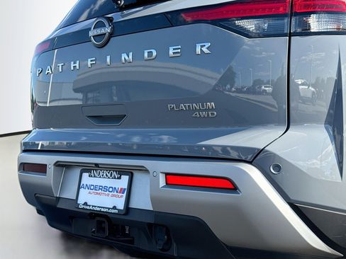 Certified 2025 Nissan Pathfinder Platinum AWD/4WD image 6