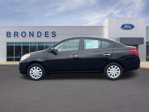Used 2012 Nissan Versa SV w/ Convenience Pkg FWD image 1