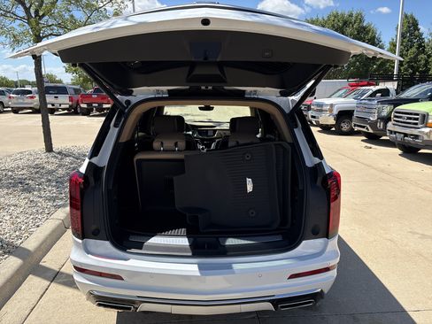 Used 2024 Cadillac XT6 Premium Luxury w/ Platinum Package AWD/4WD image 13