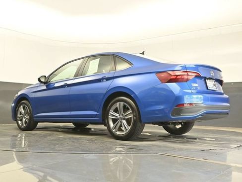 Used 2024 Volkswagen Jetta SE w/ Panoramic Sunroof Package FWD image 21