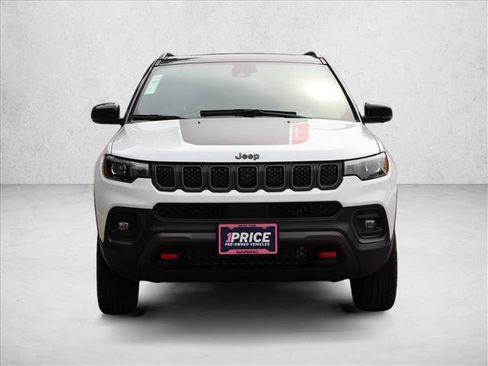 Used 2023 Jeep Compass Trailhawk w/ Trailhawk Elite Group AWD/4WD image 2