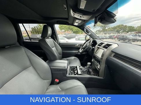 Used 2021 Lexus GX 460 Premium w/ Premium Package AWD/4WD image 2