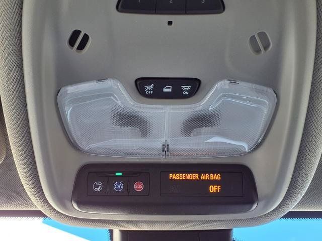 Used 2024 Buick Encore GX Avenir w/ Avenir Convenience Package FWD image 17