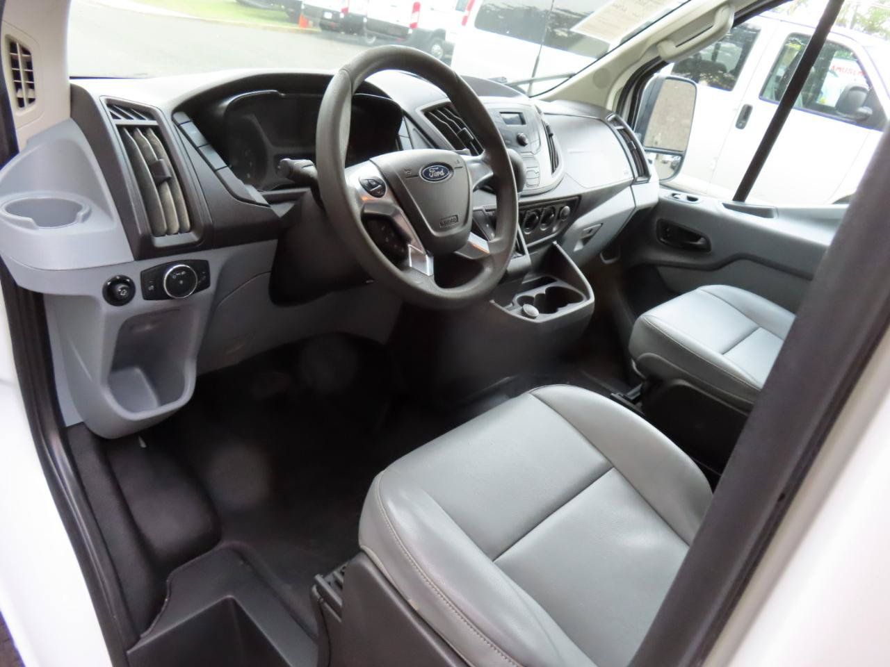 Used 2019 Ford Transit 250 130 Low Roof RWD image 19