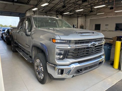 Used 2024 Chevrolet Silverado 3500 LT w/ All Star Edition AWD/4WD image 1