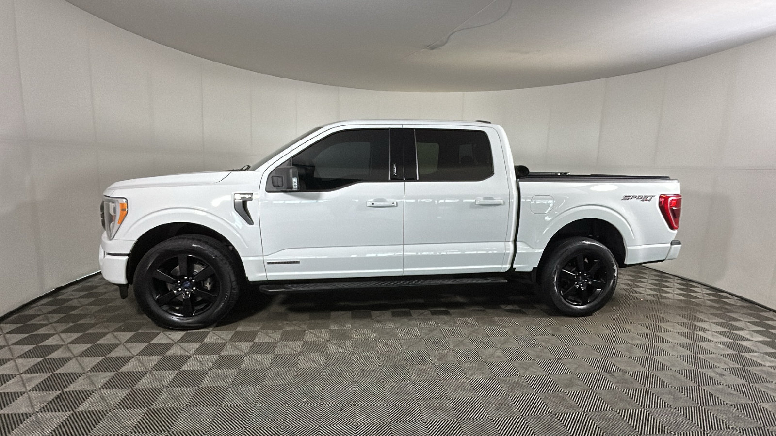 Used 2022 Ford F150 XLT w/ Equipment Group 302A High AWD/4WD image 7