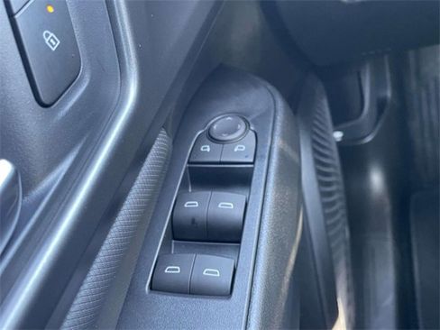 New 2026 Chevrolet Equinox EV LT image 19