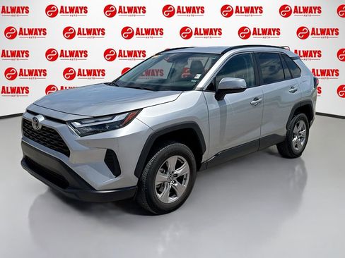 Used 2025 Toyota RAV4 XLE AWD/4WD image 1