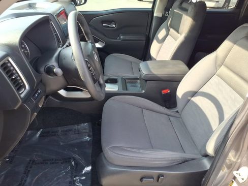 Used 2023 Nissan Frontier SV RWD image 18