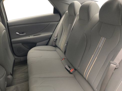 Used 2025 Hyundai Elantra Sport FWD image 18
