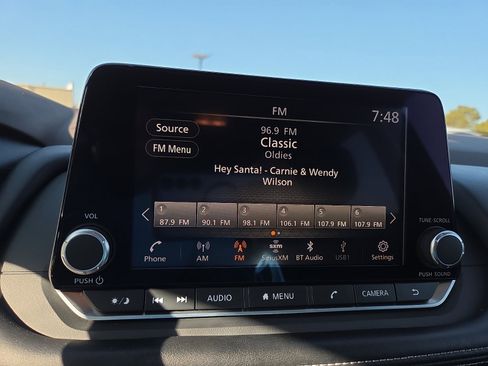 Used 2023 Nissan Rogue SV image 12