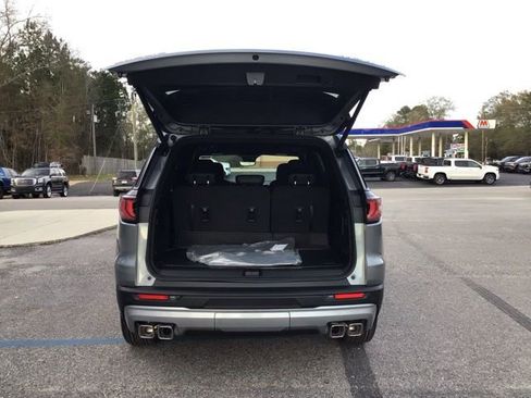 Used 2026 GMC Acadia Elevation w/ Elevation Premium Package image 4