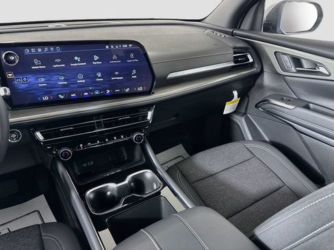 New 2026 Chevrolet Traverse LT w/ Driver Confidence Package AWD/4WD image 22