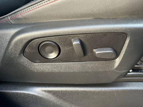 Used 2021 Chevrolet Tahoe RST w/ Luxury Package image 45