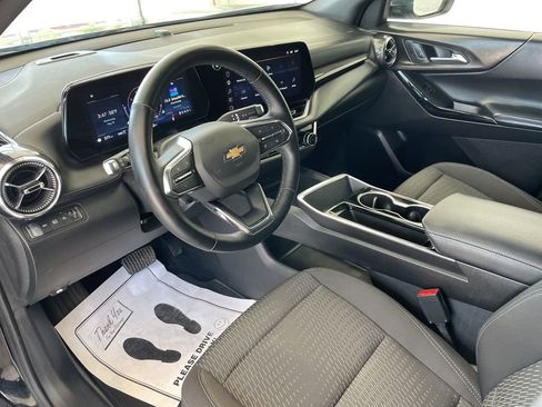 Used 2025 Chevrolet Equinox LT AWD/4WD image 9