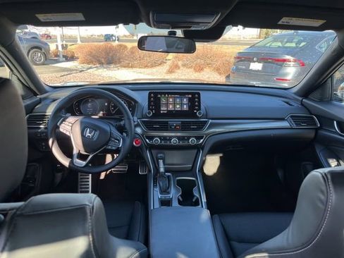 Used 2018 Honda Accord Sport image 24
