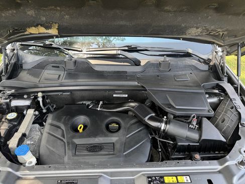 Used 2017 Land Rover Discovery Sport HSE image 28