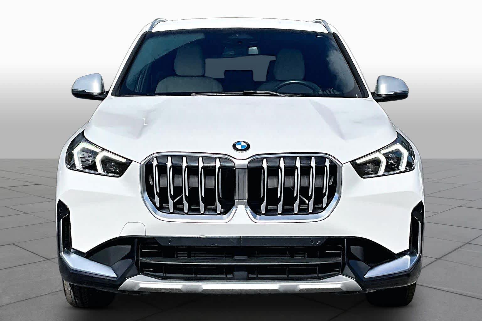 Used 2023 BMW X1 xDrive28i w/ Convenience Package AWD/4WD image 4