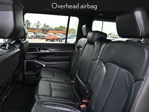 Used 2024 Jeep Wagoneer Series II w/ Flexible Seating Group image 26